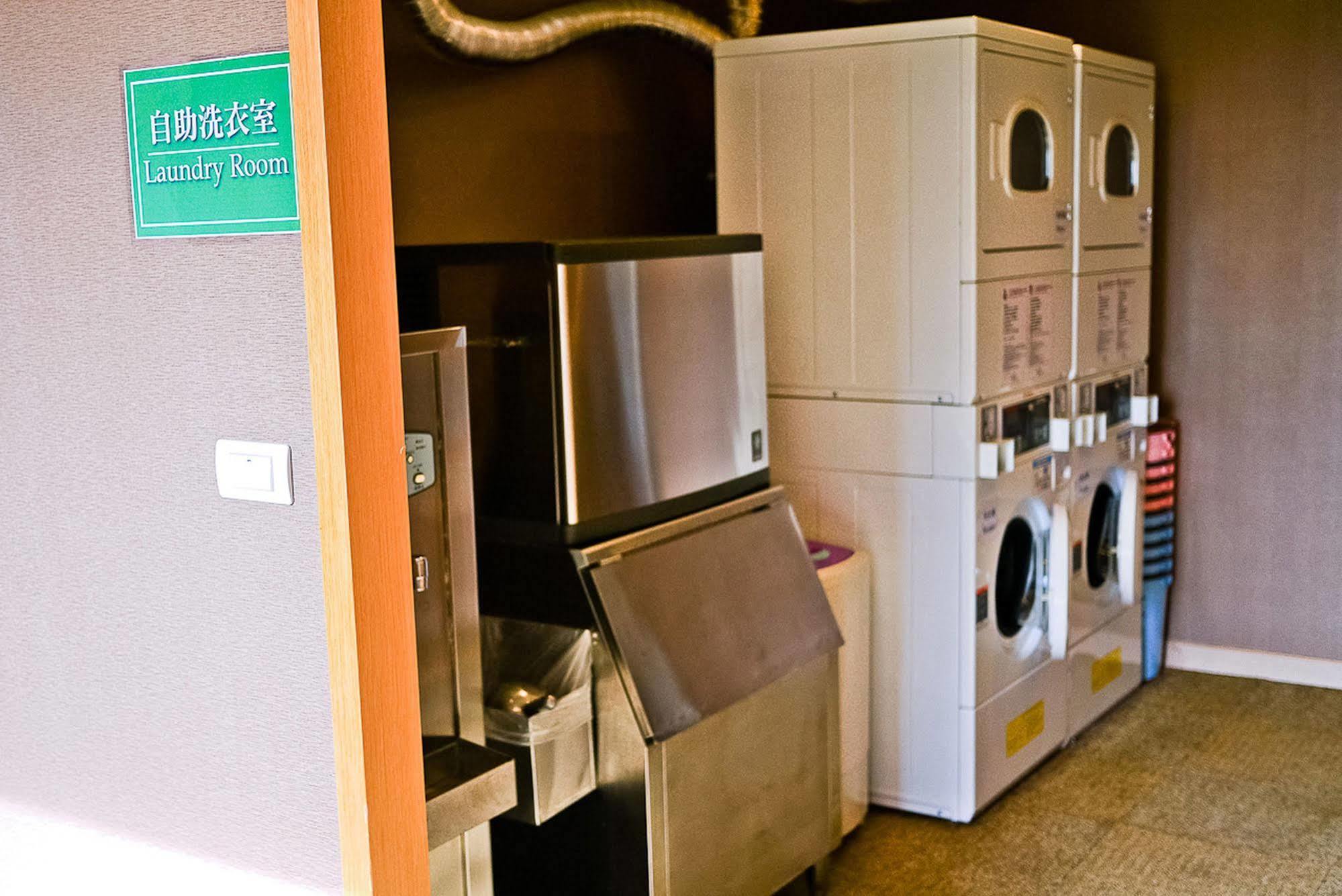 Hotel Kuva Chateau Zhongli Exterior photo Laundry room